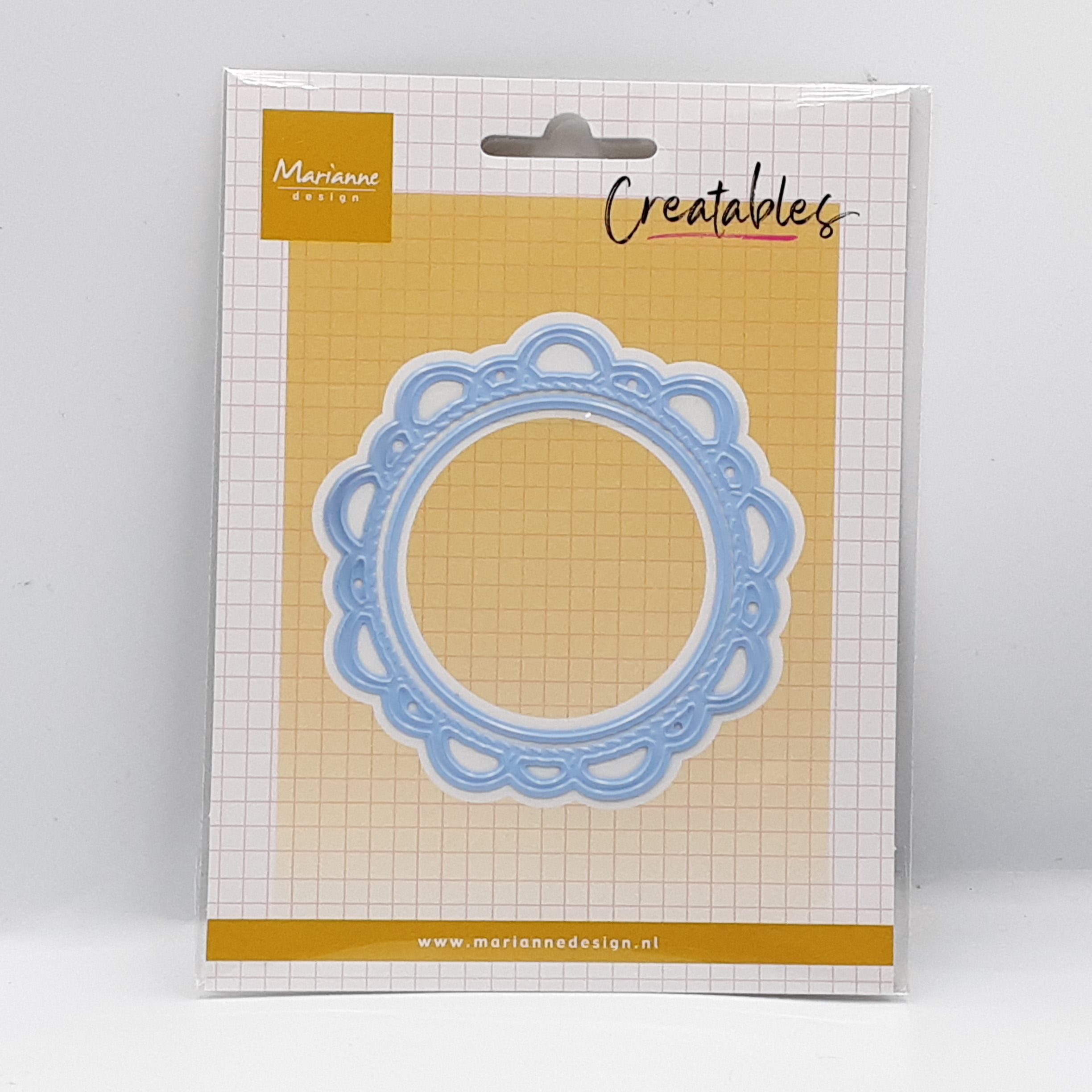 Creatables wicker circle small