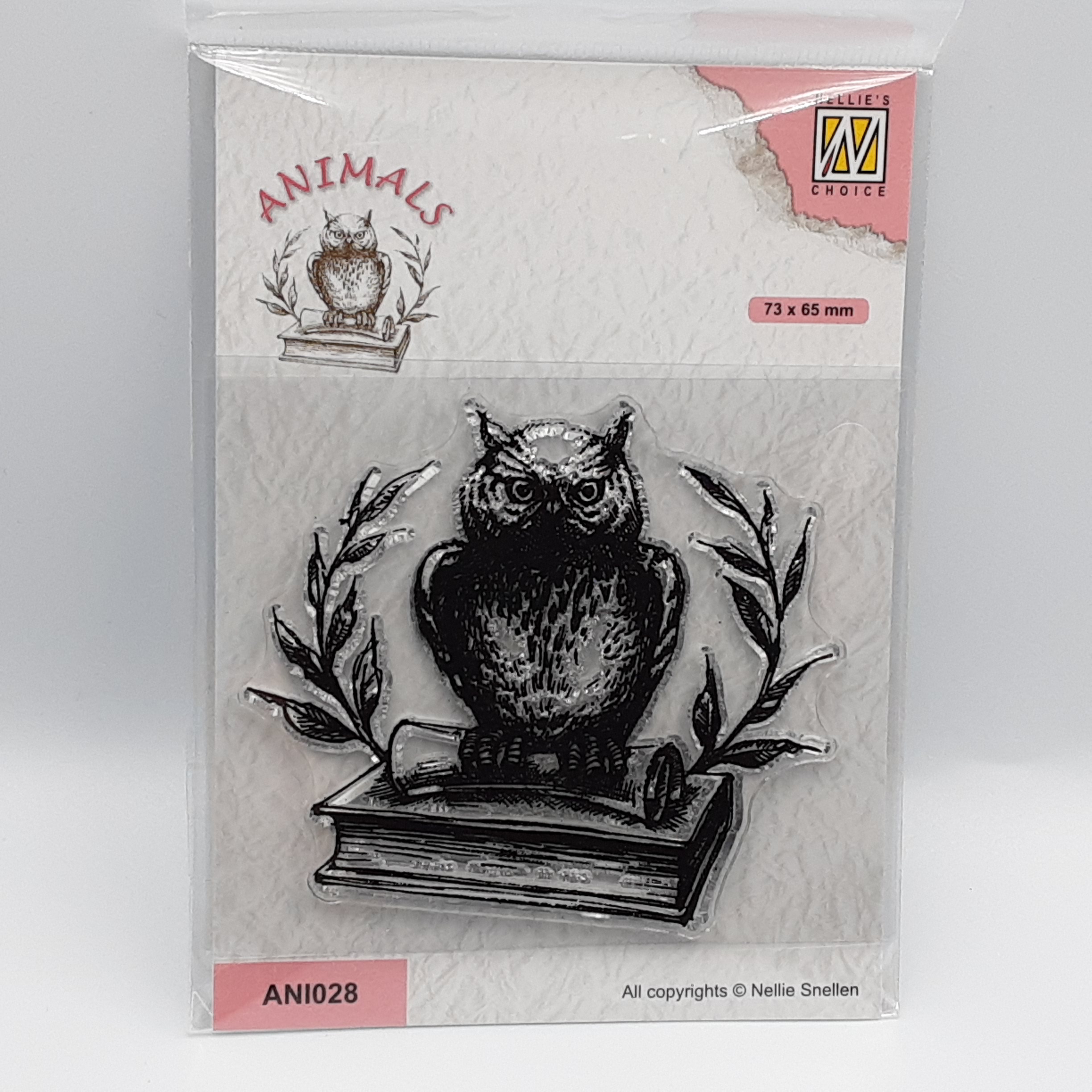 Owl on book clear stamp